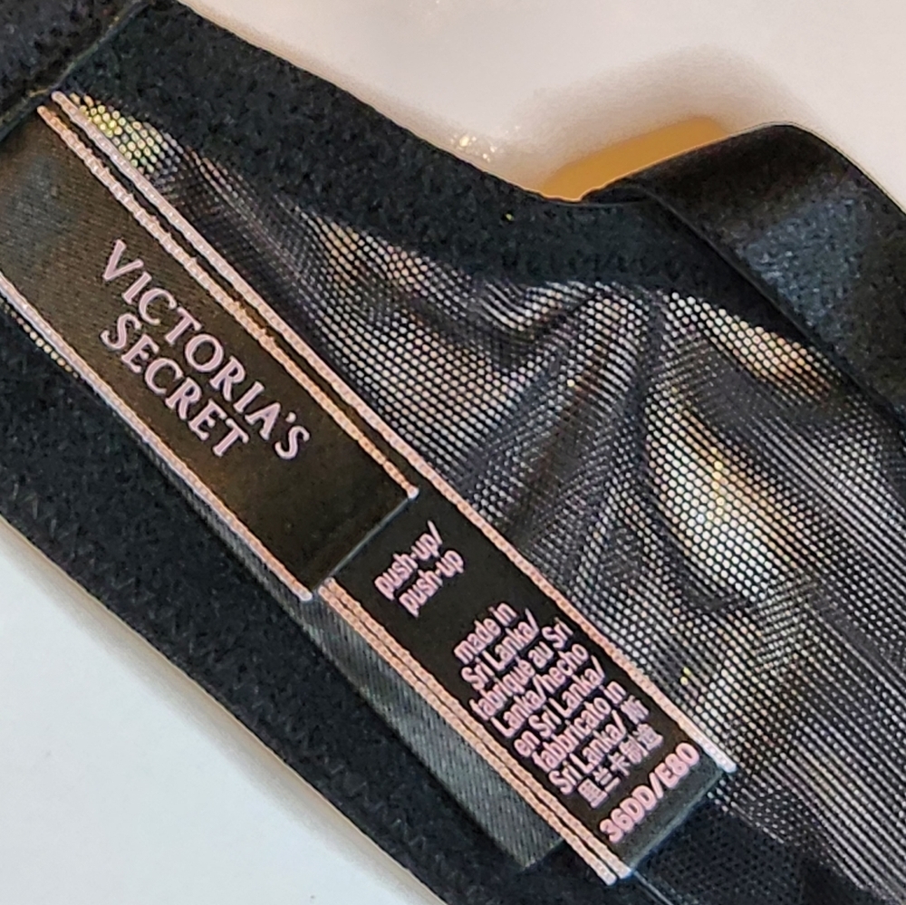 Victoria's Secret Love Letter Embroidery Bra - Picture 8 of 9